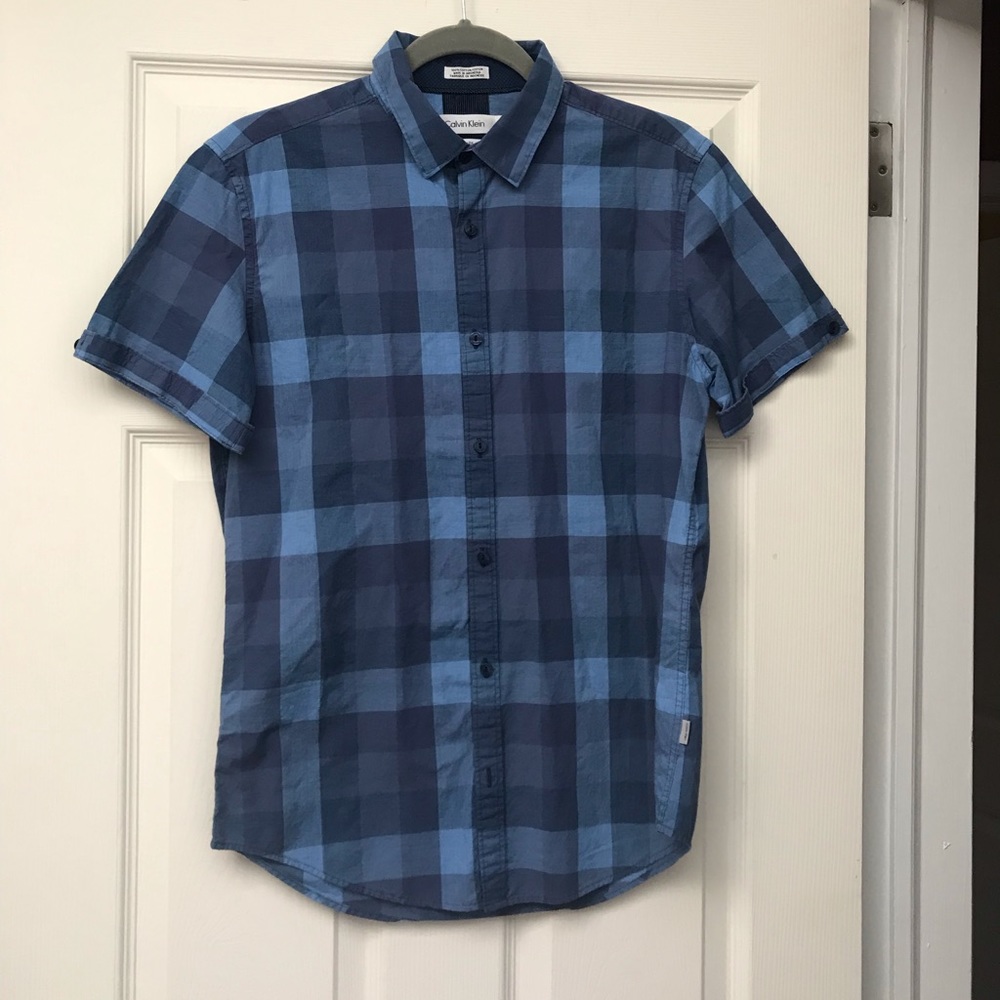 Slim fit short sleeve button down
